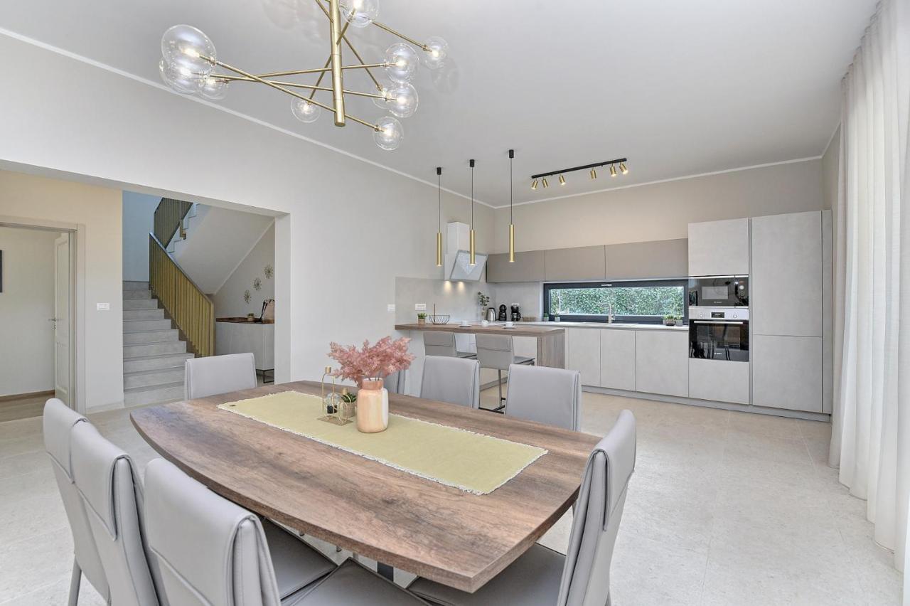 New Villa Tihi Otok Near The Beach Fažana Екстериор снимка